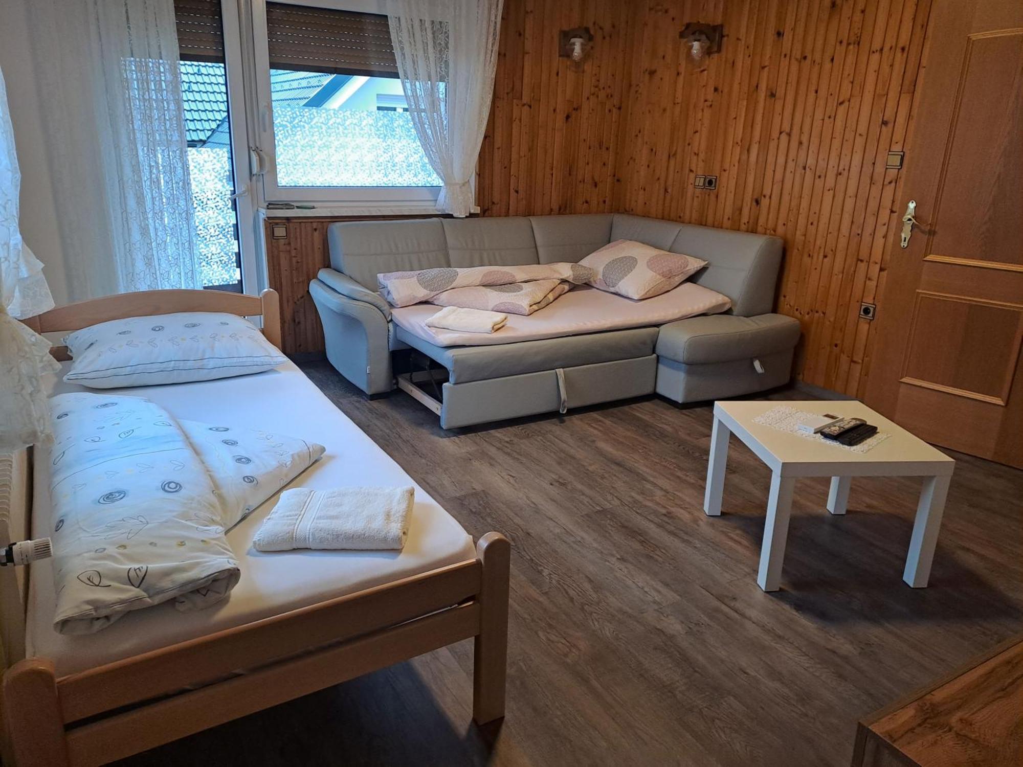 Kiara Rooms เยเซนิตเซ ภายนอก รูปภาพ