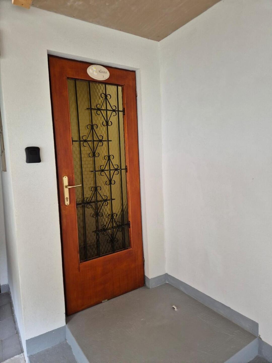 Kiara Rooms เยเซนิตเซ ภายนอก รูปภาพ