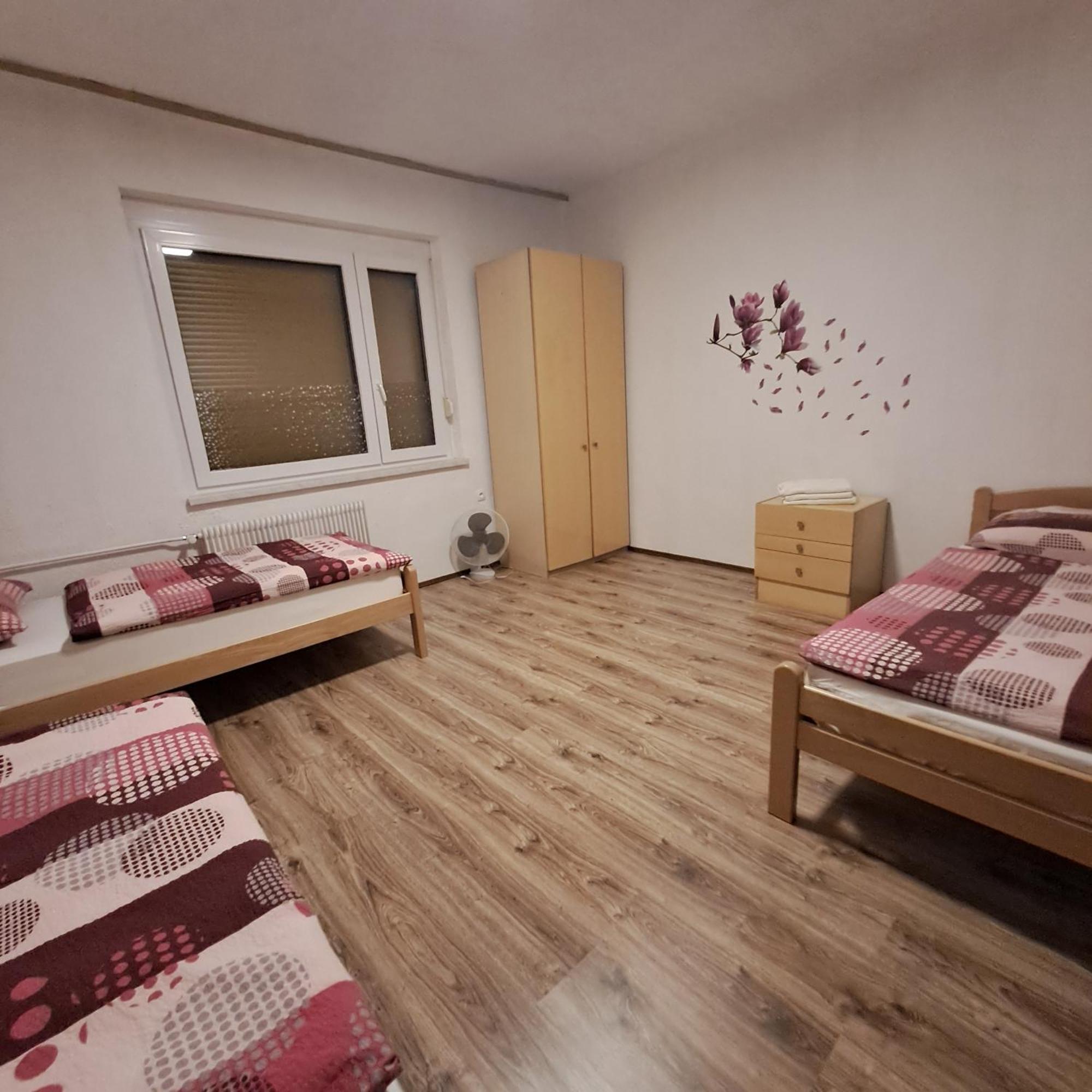 Kiara Rooms เยเซนิตเซ ภายนอก รูปภาพ